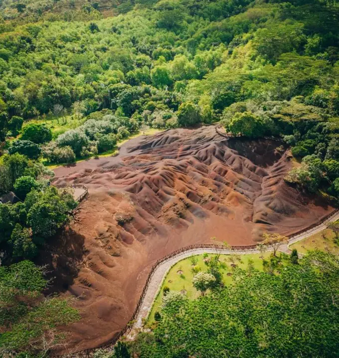A natural legacy - chamarel 7 coloured earth
